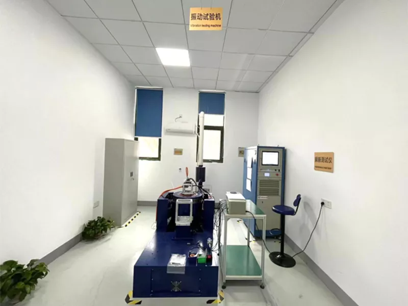 Vibration test chamber